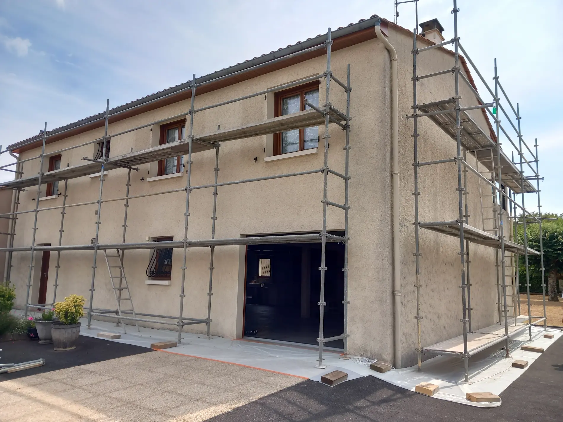 Façade avant nettoyage — DNR Façades